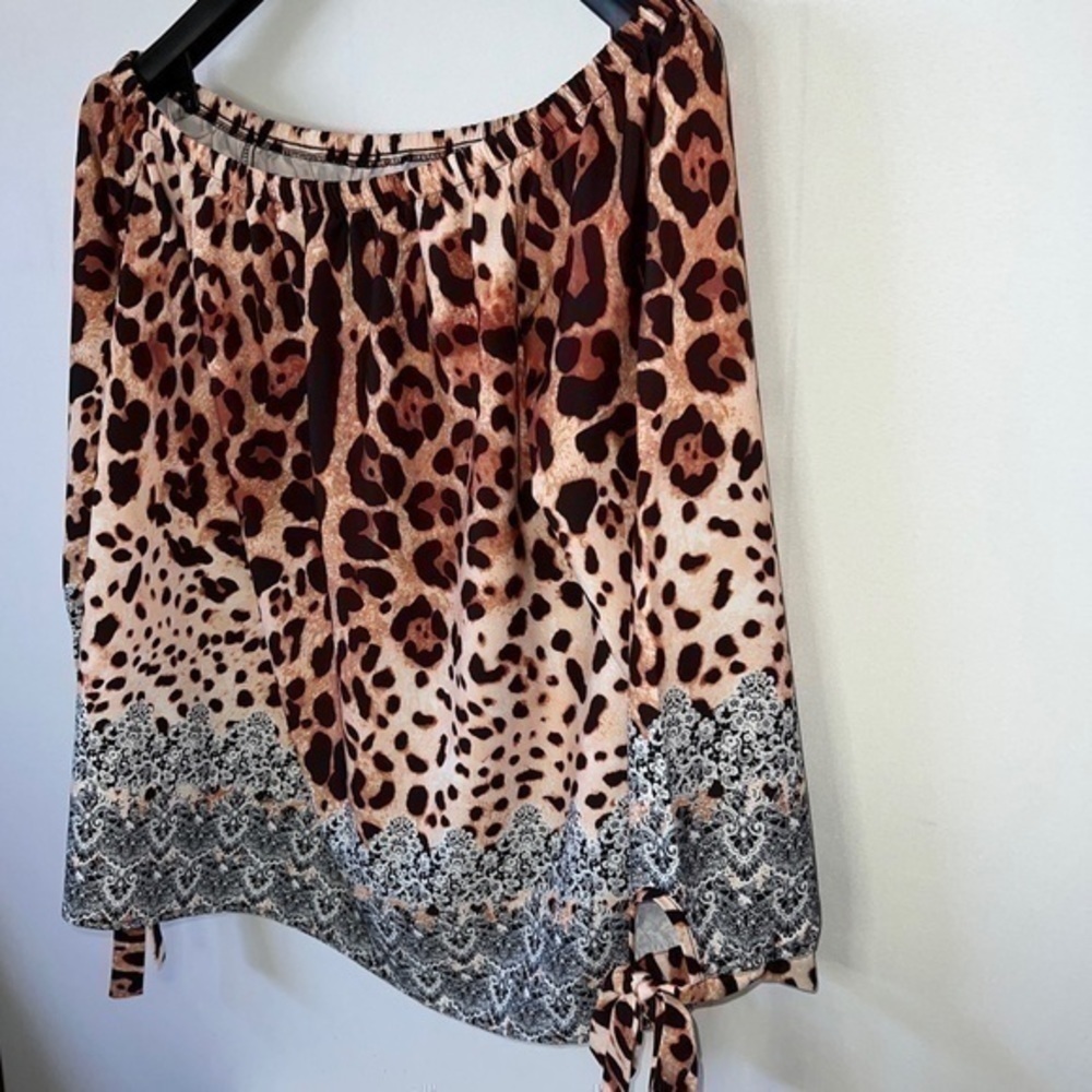 Shein Curve plus size 1X Animal print peasant top 3/4 sleeve tie sleeves unique. - Picture 6 of 6